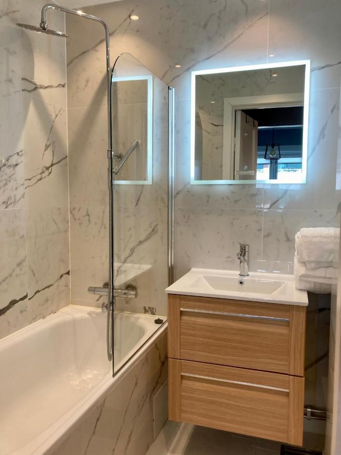 Majorstua, Charming And Modern 2 Bedroom Apartment Oslo Bagian luar foto